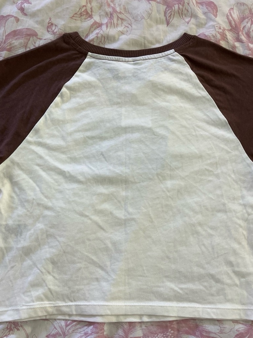 H&M White Raglan Tee with Brown Sleeves - Mahalo Surf Club Graphic - Picture 3 of 5